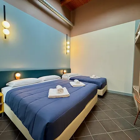 Отель Hc Loft Манербио